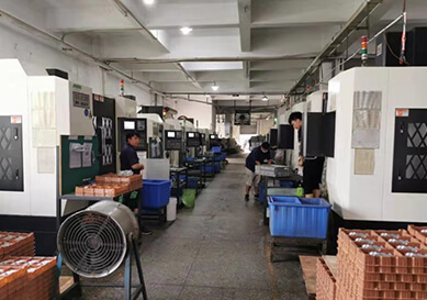先進(jìn)的CNC加工機(jī)床