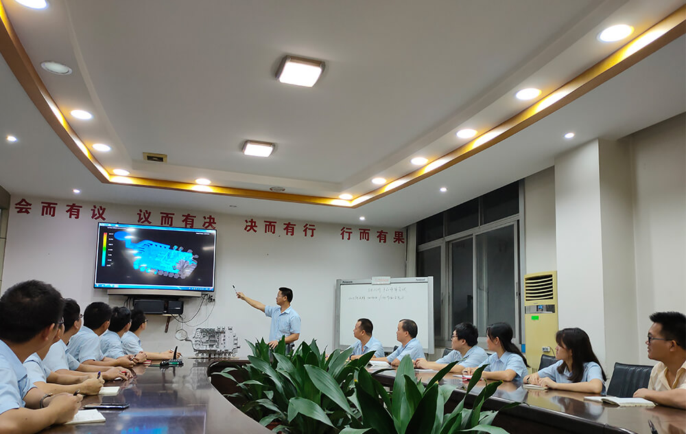 為不同領(lǐng)域客戶在模具設(shè)計與制造積累豐富經(jīng)驗，在汽車、新能源、通信、醫(yī)療等行業(yè)有顯著優(yōu)勢。